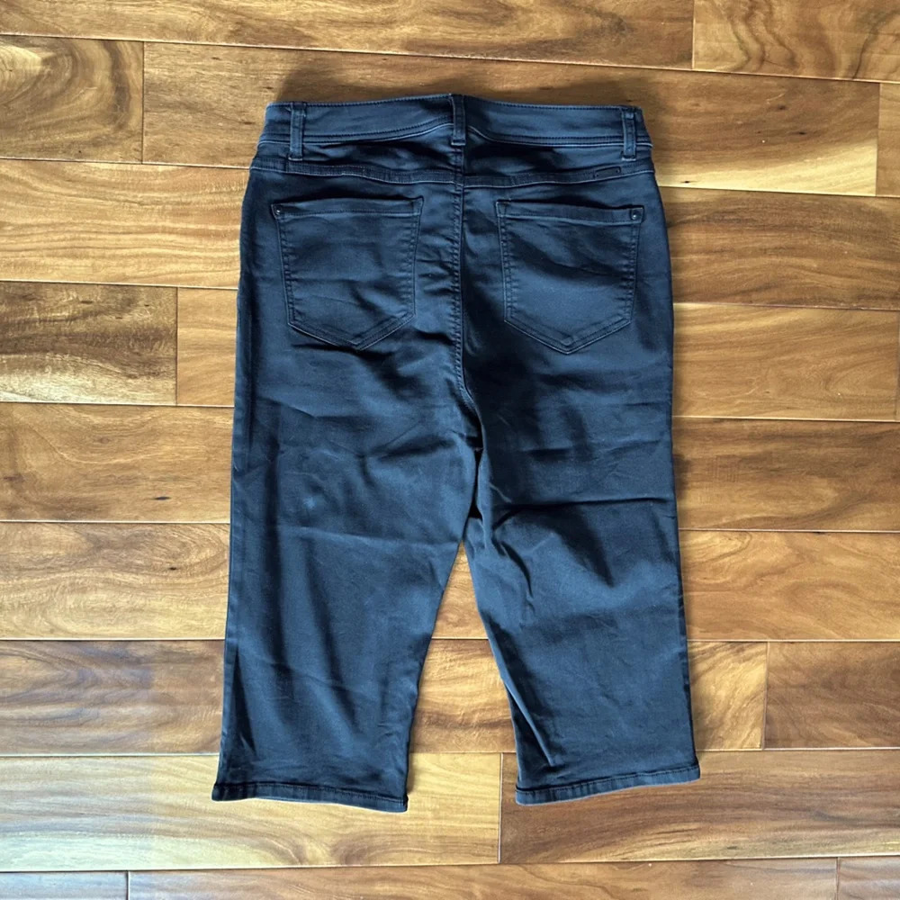 INC Black Denim Curvy Fit Capri Pants size 12 - Picture 2 of 4